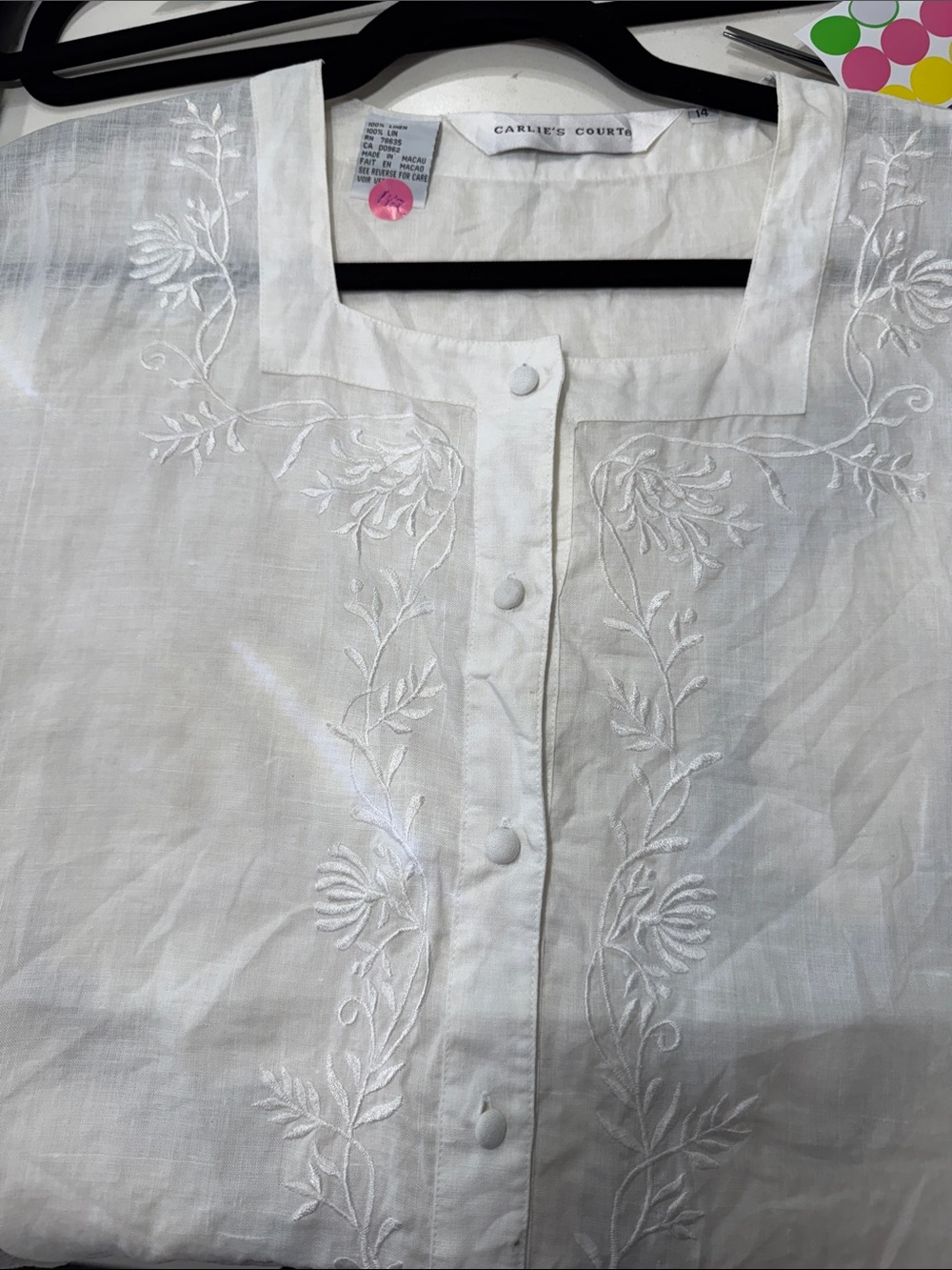 Carlie's Court Vitage White Embroidered Button-Up Tunic